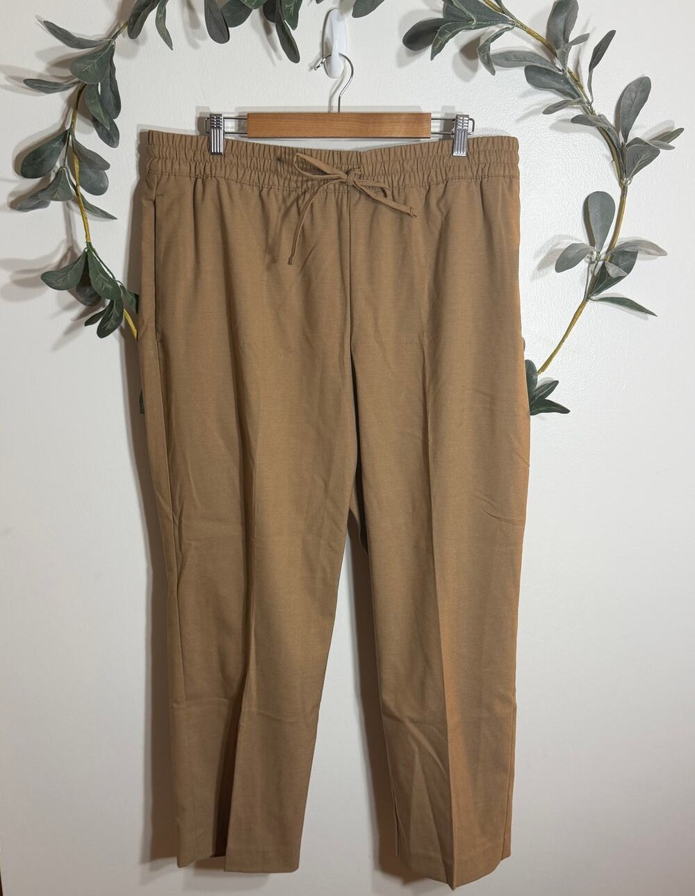 NWT Banana Republic Tapered Fit Pull On Tan Pants LAST CALL